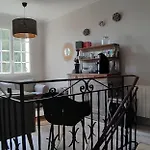A L'ombre De La Treille -proche Saint-emilion Alojamento de Acomodação e Pequeno-almoço Saint-Magne-de-Castillon