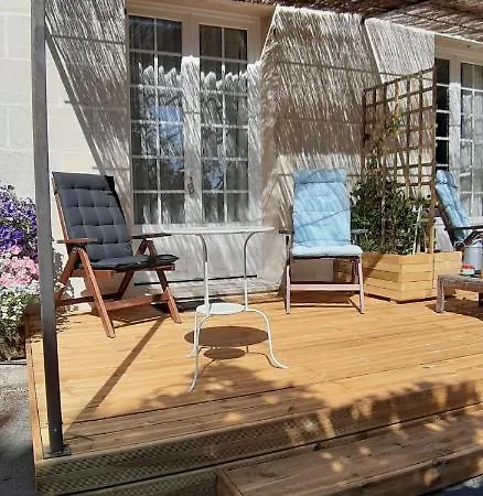 Bed & Breakfast A L'ombre De La Treille -proche Saint-emilion *