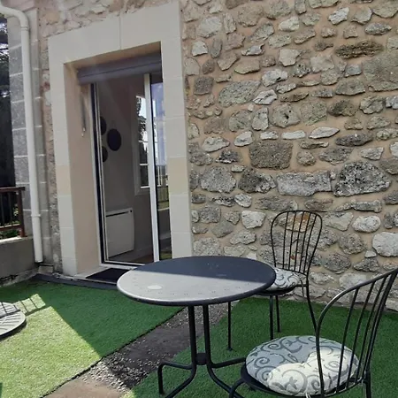 A L'ombre De La Treille -proche Saint-emilion 3*