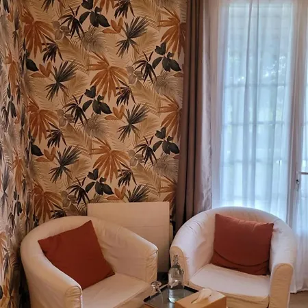 Bed & Breakfast A L'ombre De La Treille -proche Saint-emilion Saint-Magne-de-Castillon